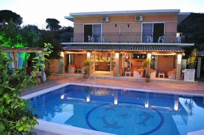 Hotel Makis Apartments
