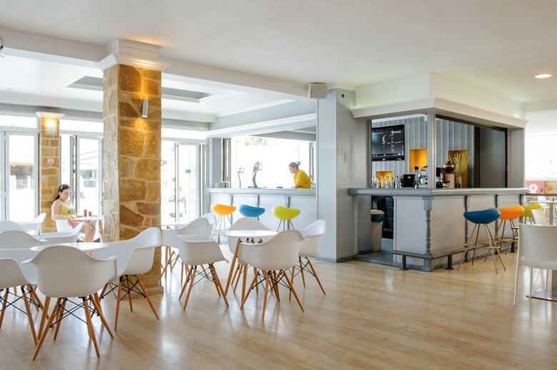Mimosa Hotel