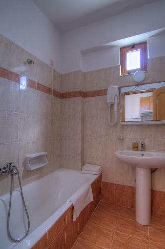 Hotel Adonis