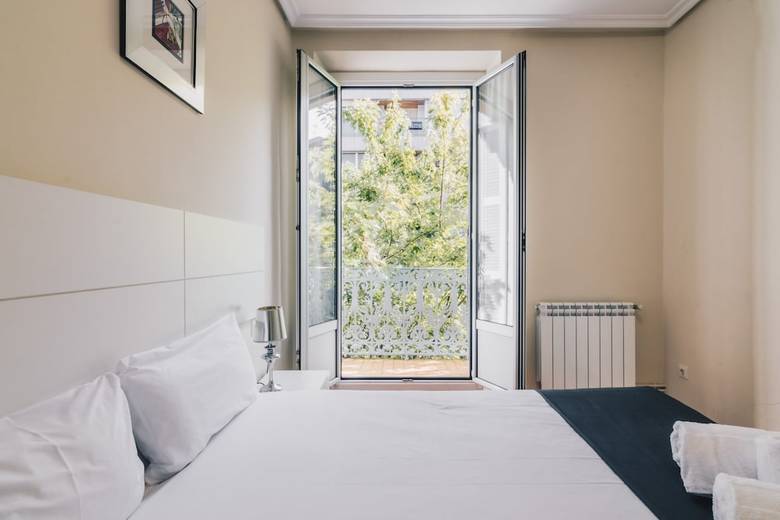 Easo Apartment By People Rentals