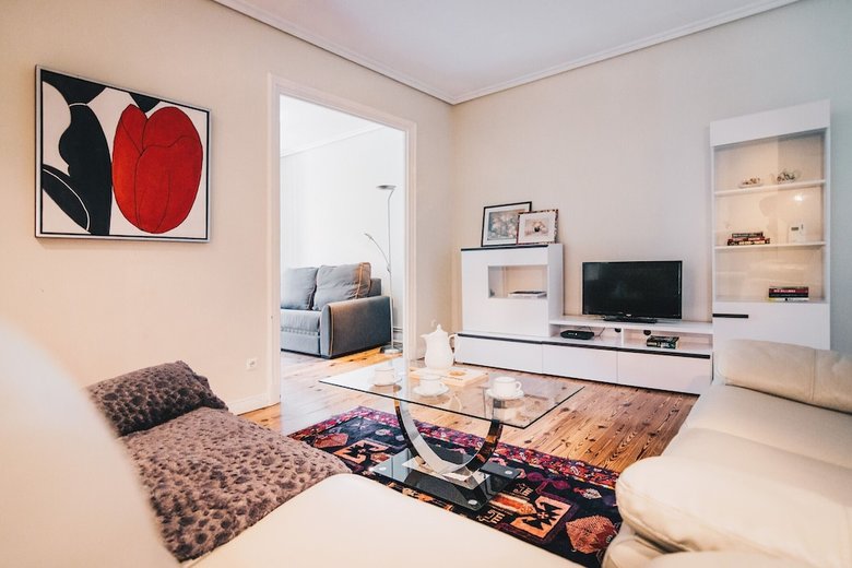 Easo Apartment By People Rentals