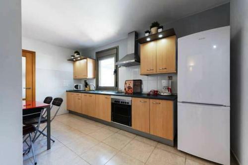 Vecindario-plaza Apartment