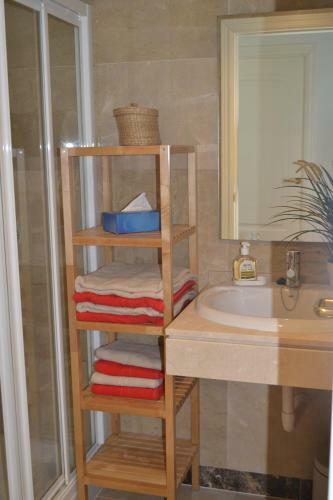 Duquesa Village Apartemento 2115