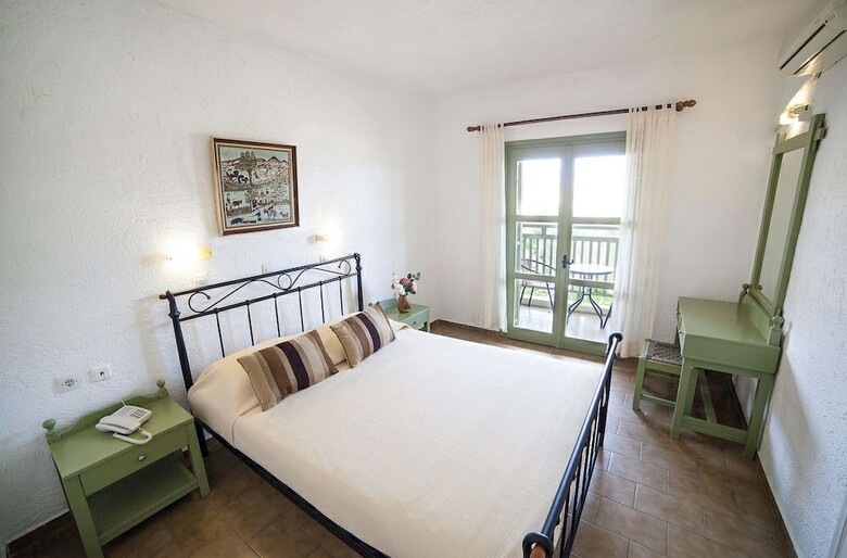 Elpida Hotel