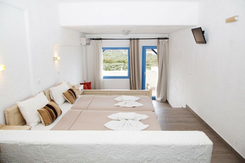 Elpida Hotel