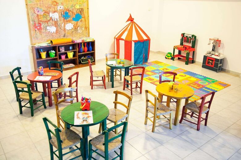 Elpida Hotel