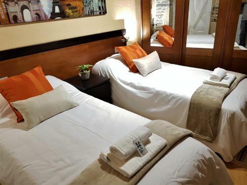 Hostal Aqua Rooms Sarria