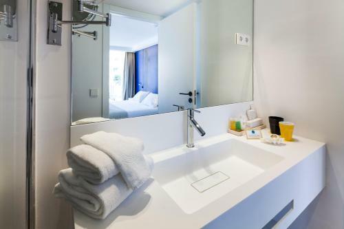 Aparthotel Sud Ibiza Suites