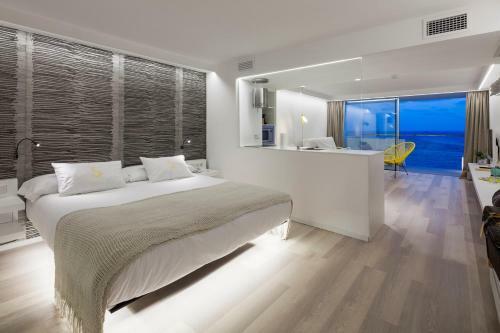 Aparthotel Sud Ibiza Suites