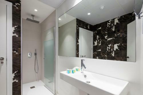 Aparthotel Sud Ibiza Suites