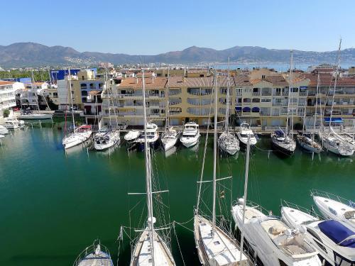 Apartment Club N�utic.11