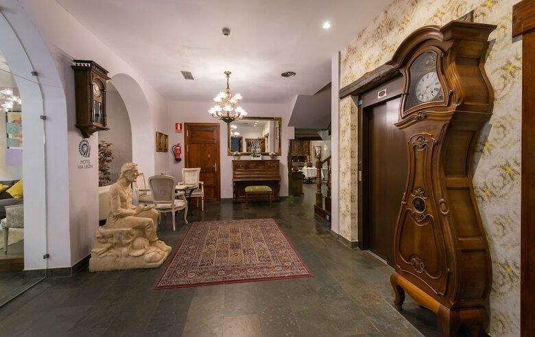 Hotel Via Leon