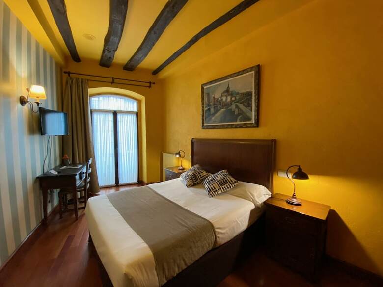Hotel Via Leon