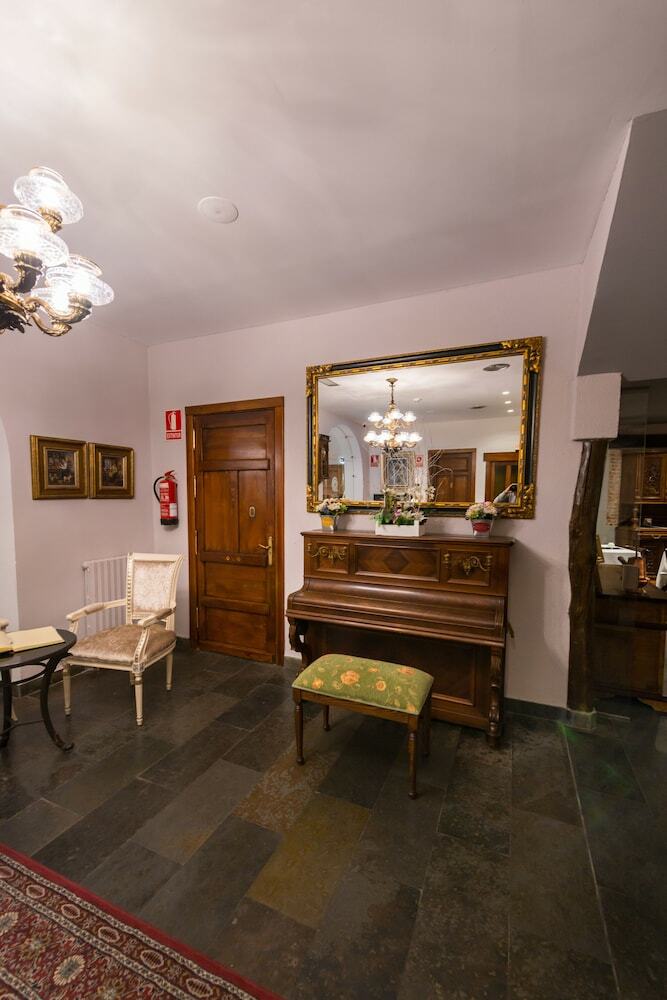 Hotel Via Leon