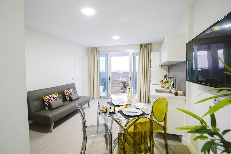 Valentina Beach Apartments & Suites