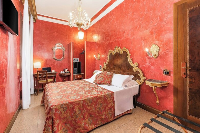 Hotel San Mois�