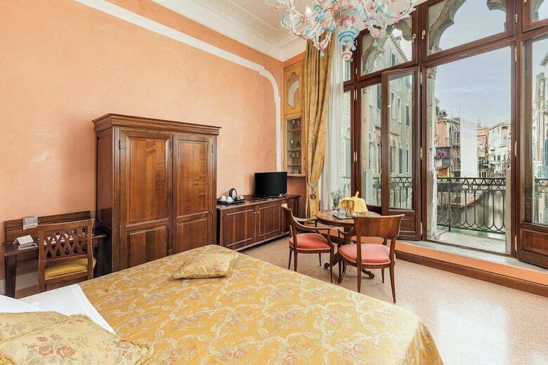 Hotel San Mois�