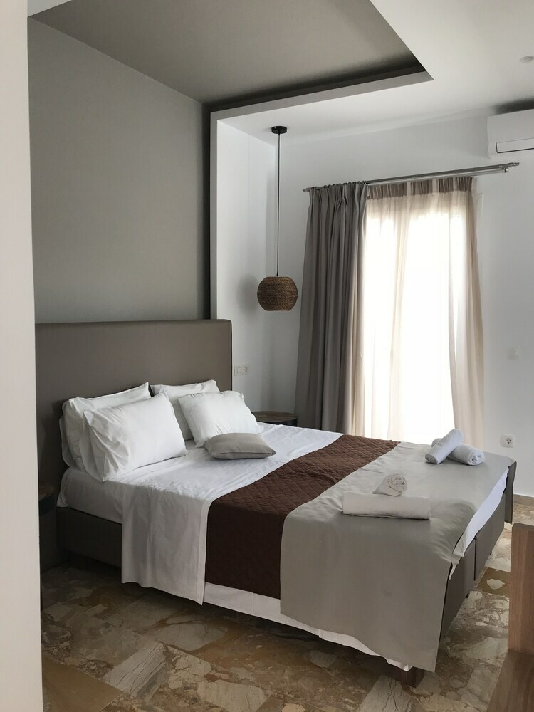 Hotel Kokkinos Villas