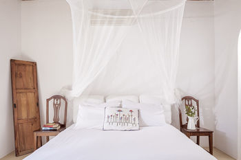Hotel Rhenia Bangalows