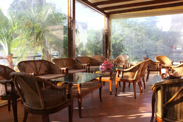 Costa Park City Hotel