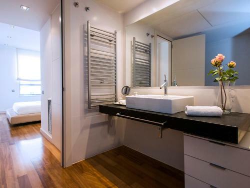 Fewdays Barcelona Apartments