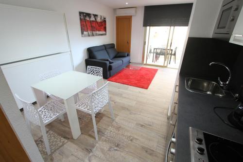 Click & Booking Apartamentos Atalaya Center