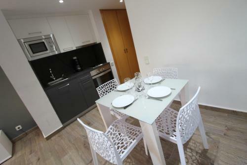 Click & Booking Apartamentos Atalaya Center