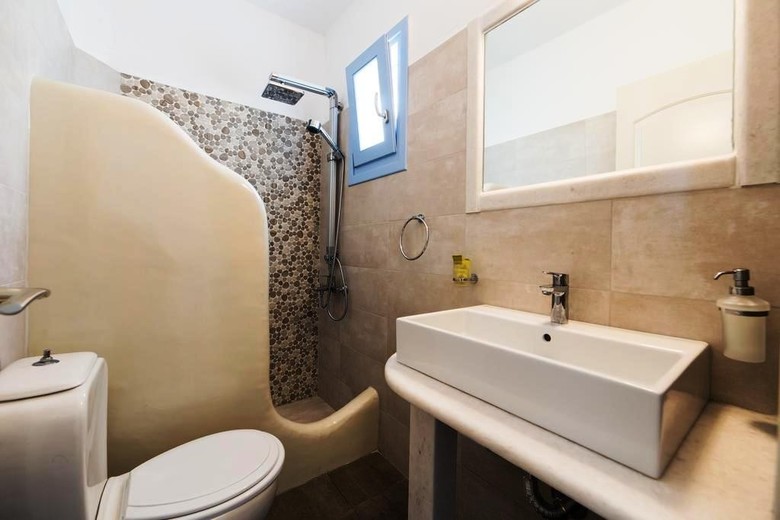 Stratos Studios & Apartments