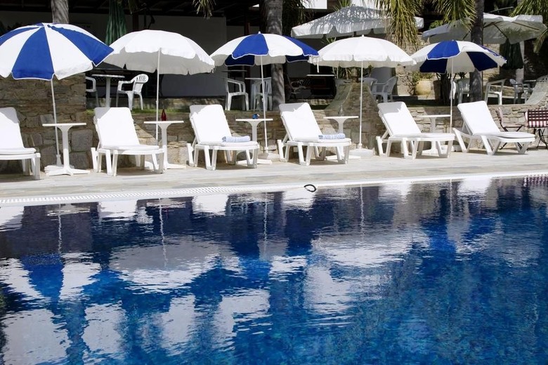 Apartamentos Paros Eden Park