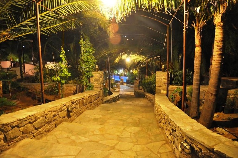 Apartamentos Paros Eden Park