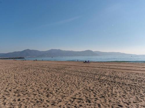 Apartamento Comte De Empuries - Apt C