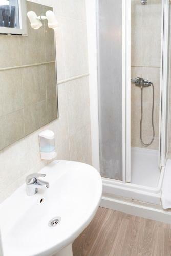 Hostal Central Station Valencia Hostel