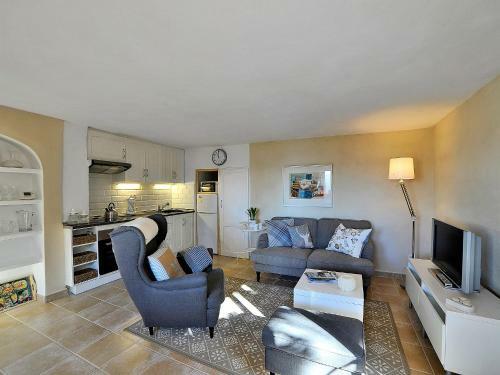 Holiday Home Petite Fleur