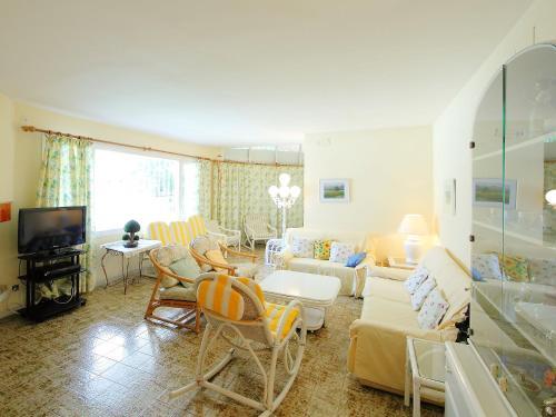 Villa Urb Vilafortuny 01