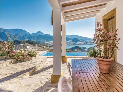 Three-bedroom Holiday Home In Cadiz