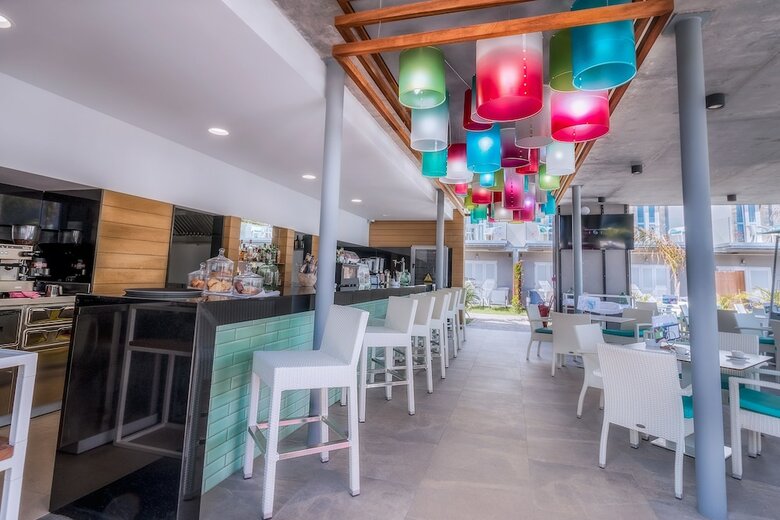 Hotel Livvo Los Calderones