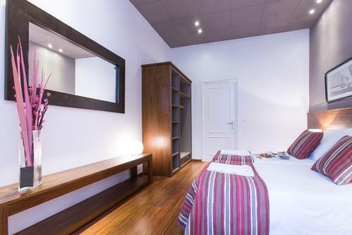 Serennia Apartamentos Ramblas - Pla�a Catalunya