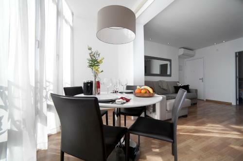 Serennia Apartamentos Ramblas - Pla�a Catalunya