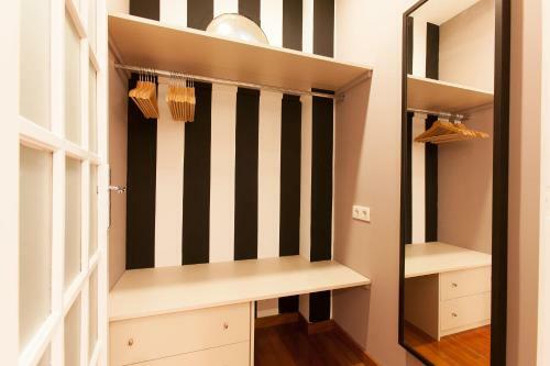 Serennia Apartamentos Ramblas - Pla�a Catalunya