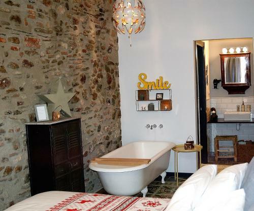 Hostal Groc Rooms