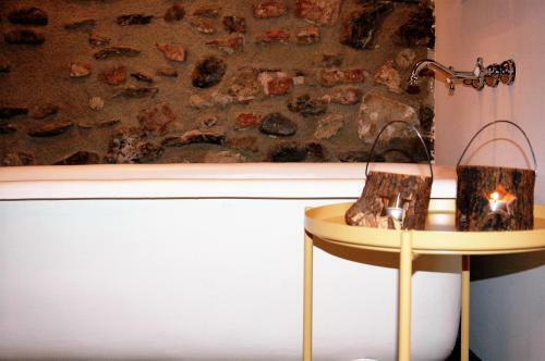 Hostal Groc Rooms