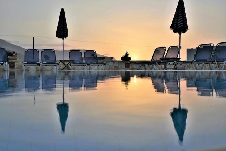 Golden Bay Hotel