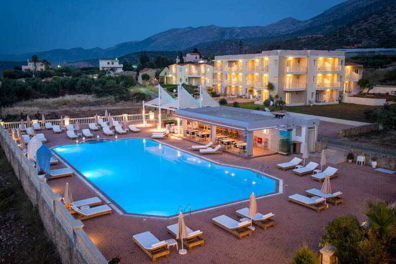 Notos Hotel & Suites