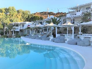 Hotel Panormos Village