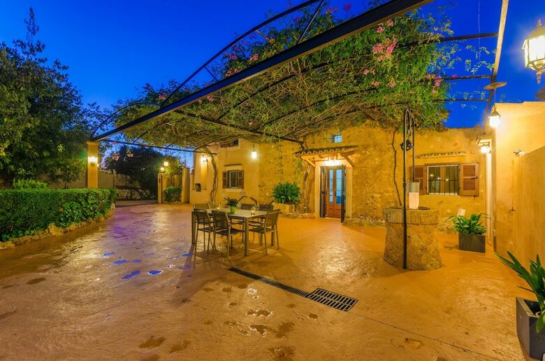 Villa Can Roca