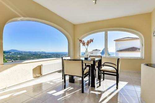 Villa Cucarres