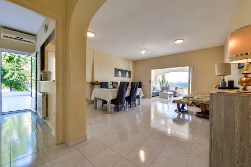 Villa Cucarres