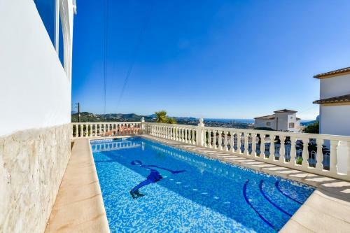Villa Cucarres