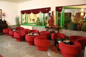 Hotel Tropical Promises