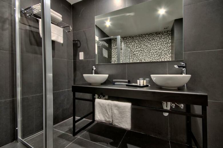 Baystreet Hotel